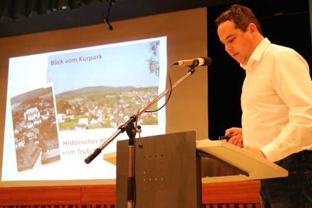Daniel Utsch aus Bühl erläuterte den Sachstand, bisherige Beschlüsse und die Kritik an dem geplanten Industriegebiet